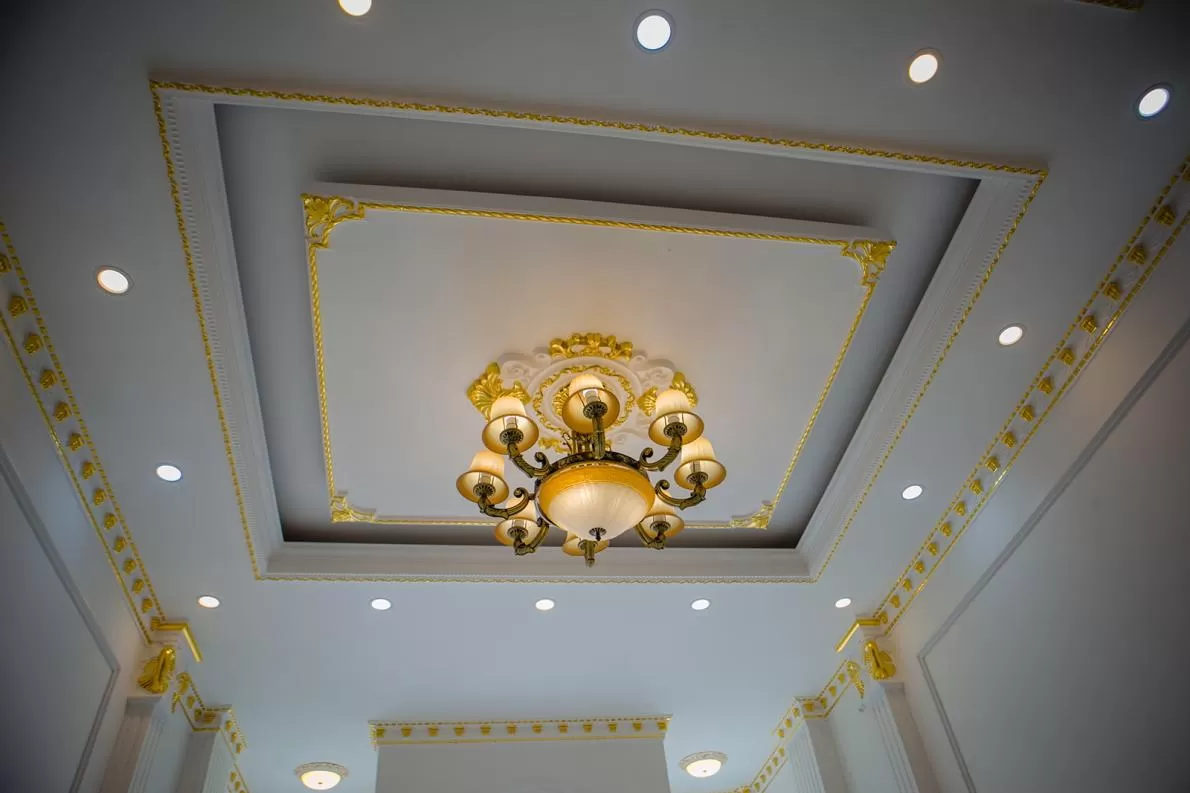 Phào chỉ cấp hắt thích hợp với ngôi nhà có trần cao