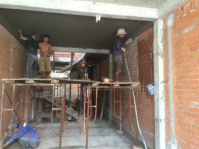 Hỏng kết cấu nghiêm trọng nếu xây tường lệch dầm