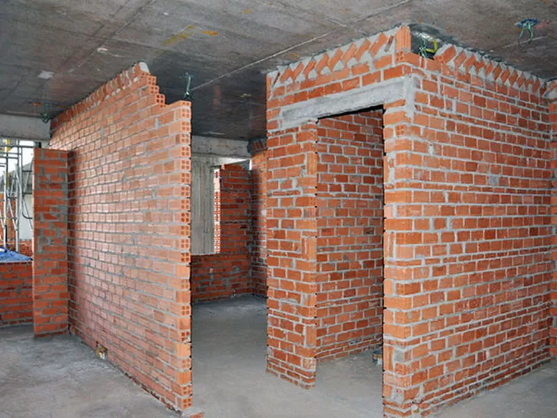 Tường ngăn chia thành các không gian riêng biệt