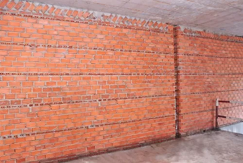 Xây tường trước giúp định hình không gian và kích thước của sàn