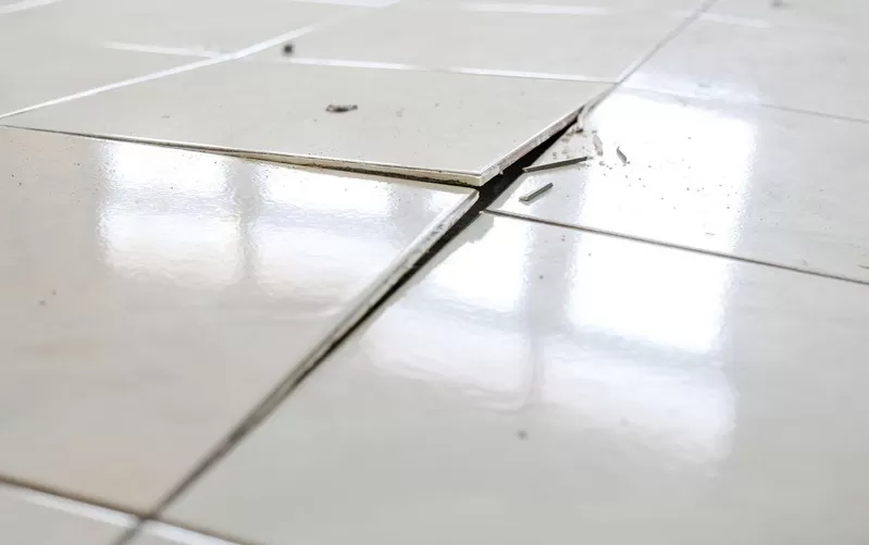 Vì sao gạch lát nền bị bộp, bị ộp, bị phồng rộp