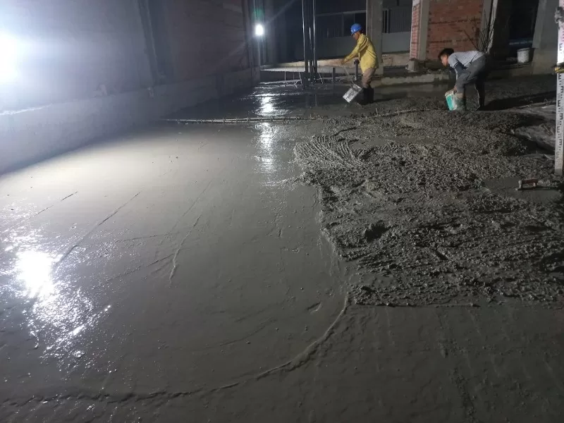 Tưới nước sau khi đổ bê tông như thế nào mới đạt tiêu chuẩn