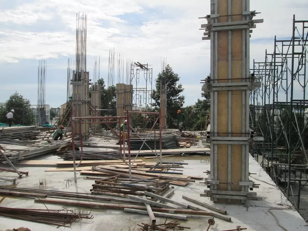 Tháo coppha là gì và tại sao phải tháo coppha cột