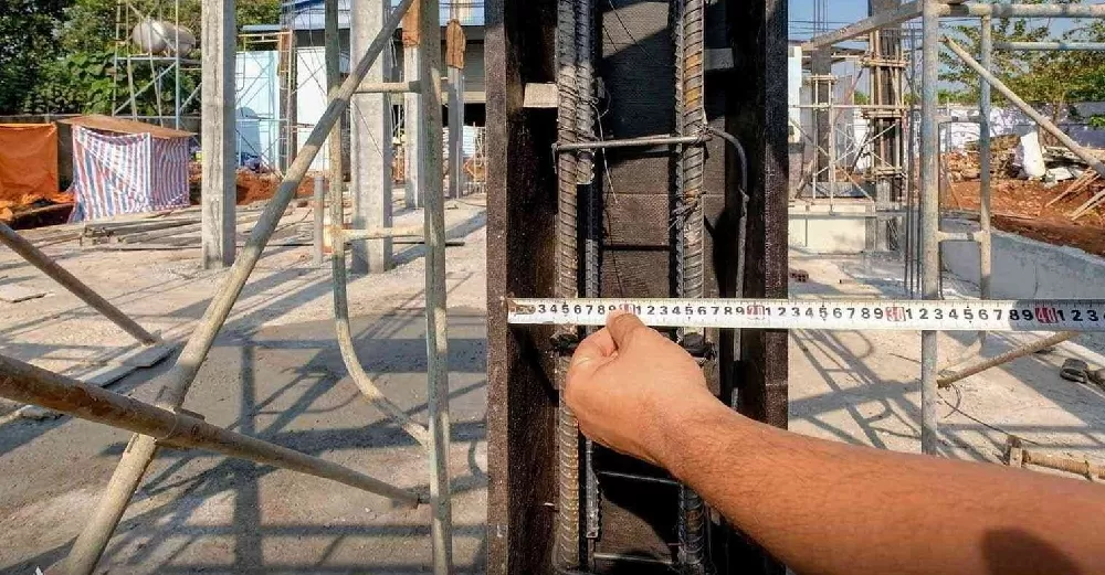 Chiều cao rơi tự do của bê tông trong phương pháp đổ cột không được vượt quá 1,5m 2m.