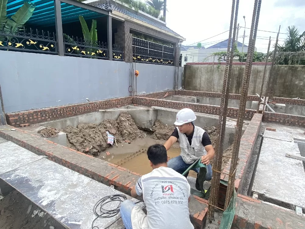 Tính toán số lượng nhân lực, nguyên vật liệu, máy móc thiết bị cần sử dụng và số lượng cụ thể.