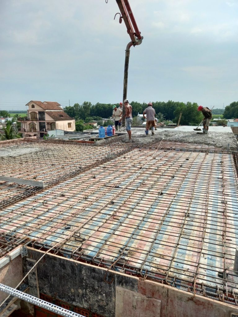 Chuẩn bị mặt bằng và cốt pha