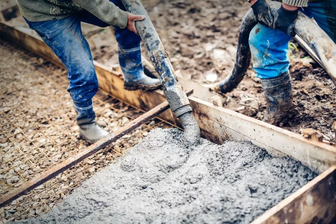 Các lưu ý khi trộn xi măng với cát xây tường