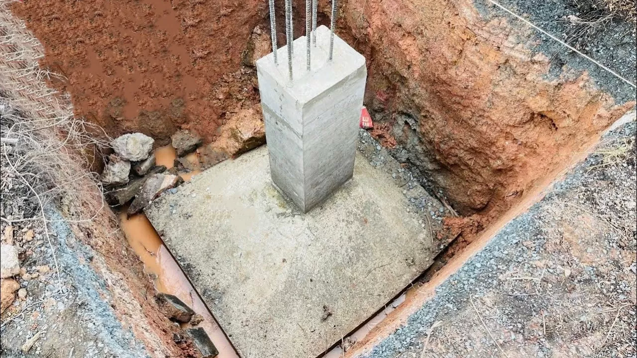 Móng nhà cấp 4 trên nền đất cứng nên chọn móng đơn 