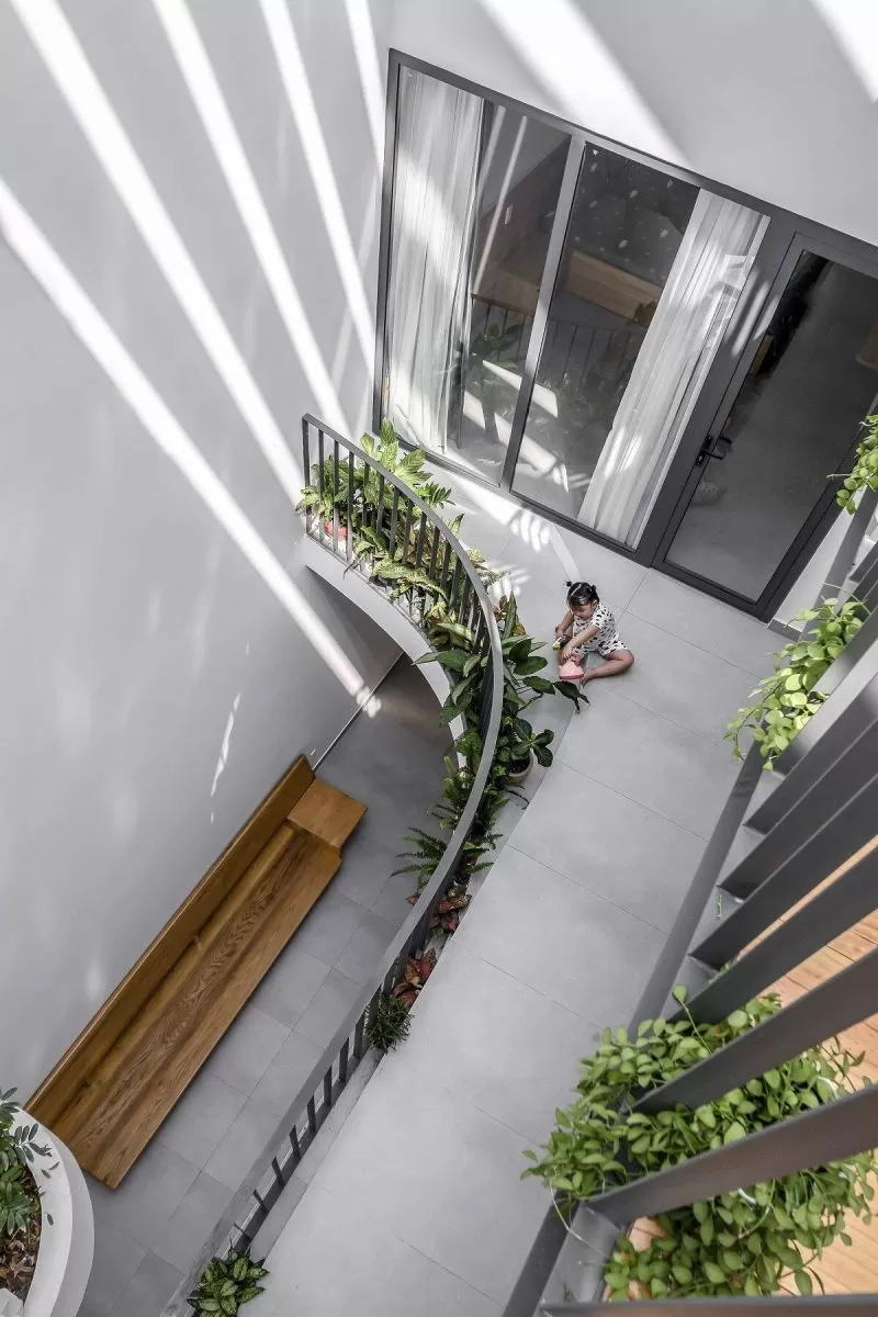 Thiết kế giếng trời giúp ngôi nhà sáng thoáng