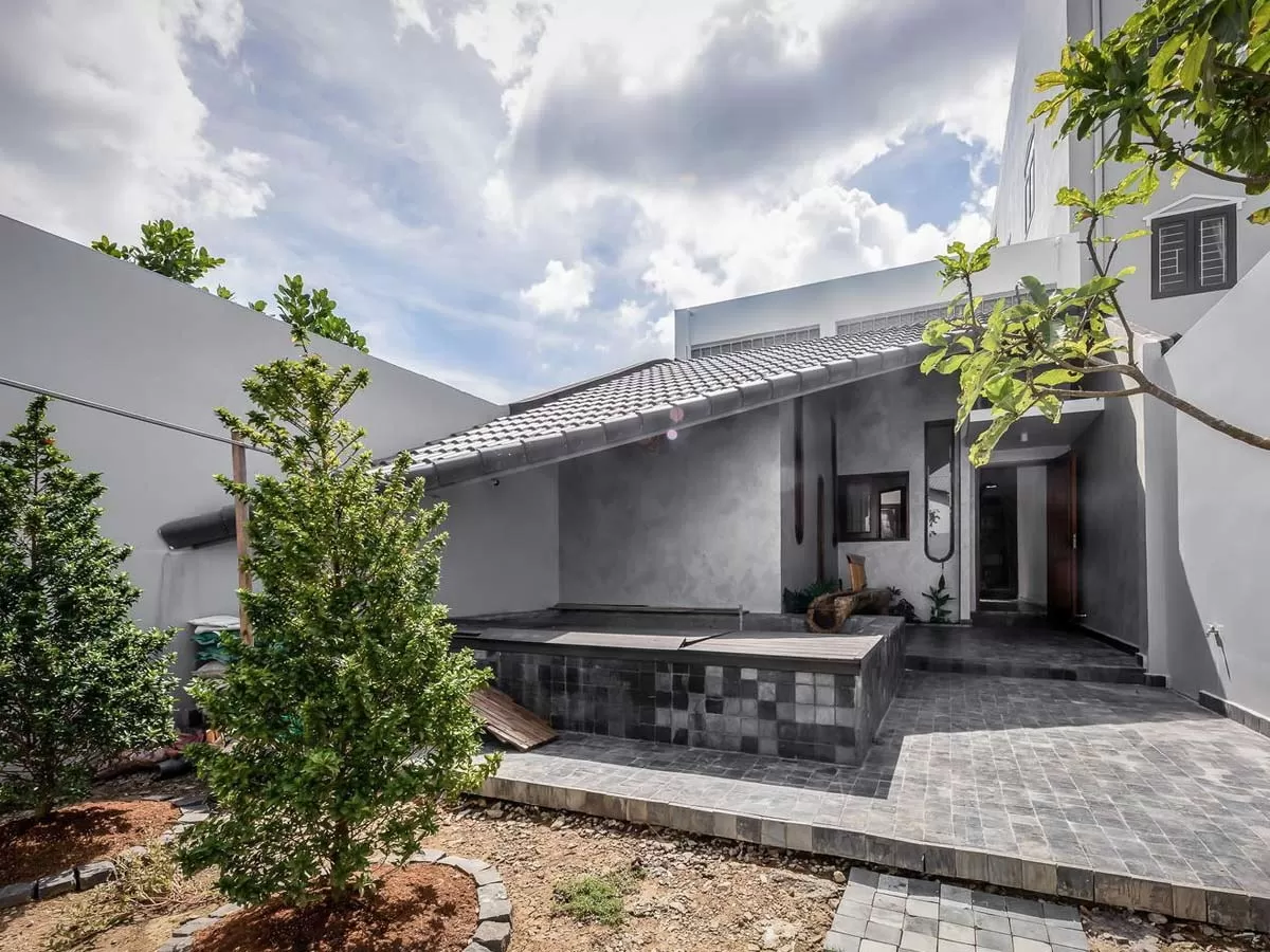 Không nên xây kiểu nhà giữa cao, trước và sau thấp