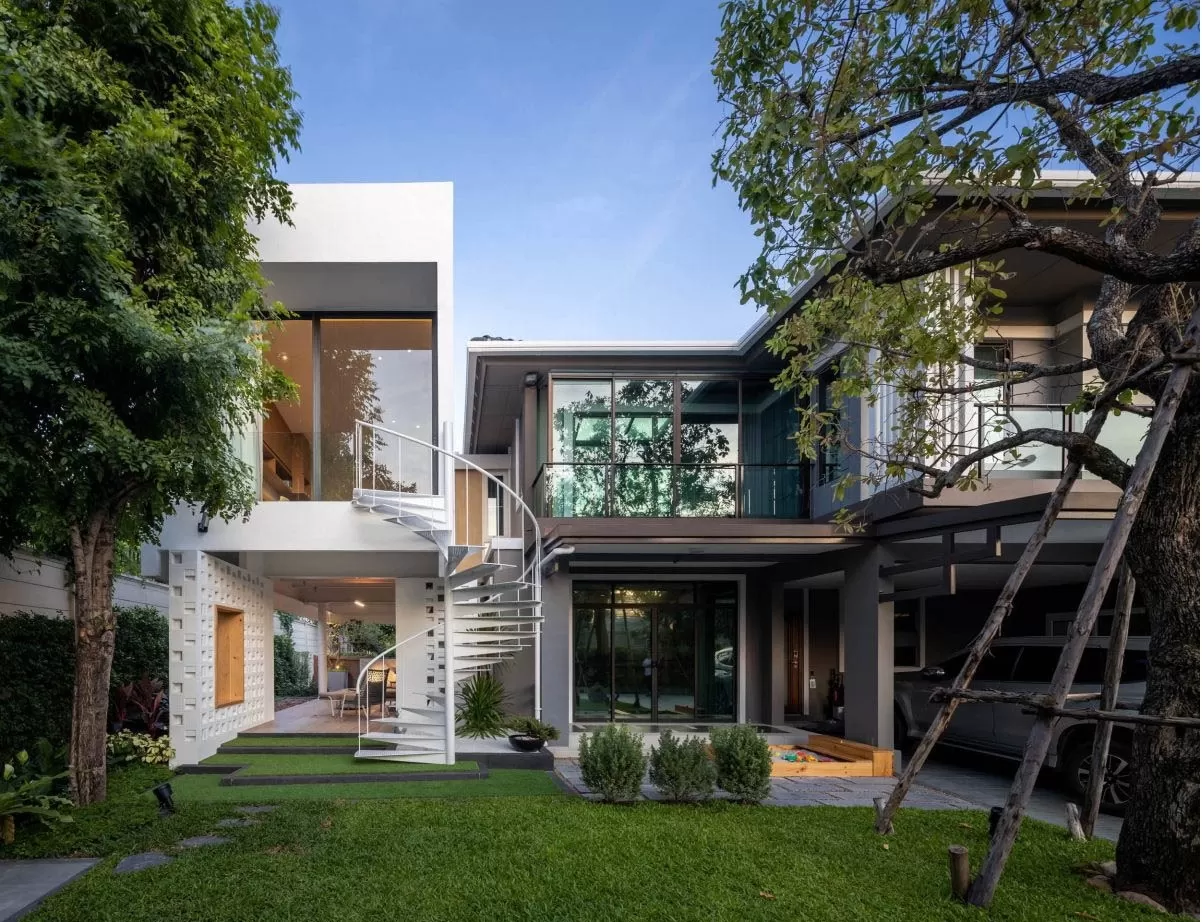 Mẫu nhà phố 3 tầng cầu thang ngoài trời hiện đại