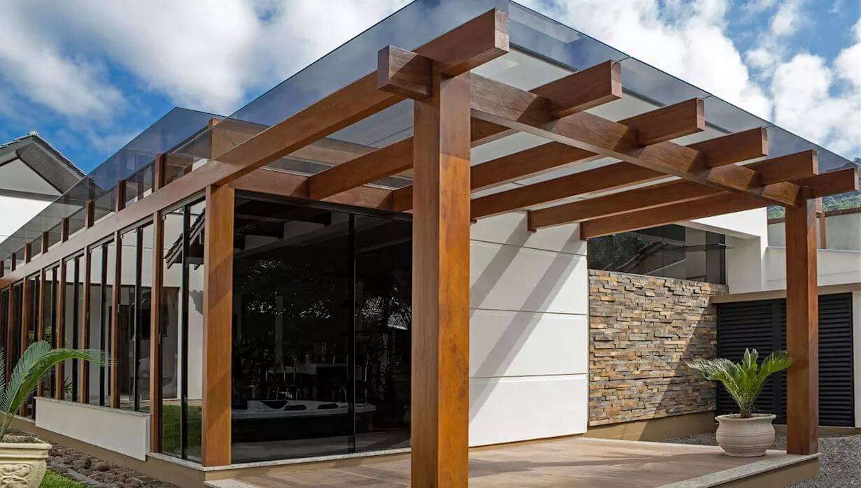 Vì sao cần thiết kế mái che cho sân trước nhà ống?