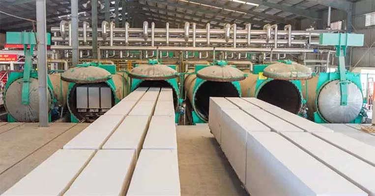 Rót khuôn và rút lõi thép