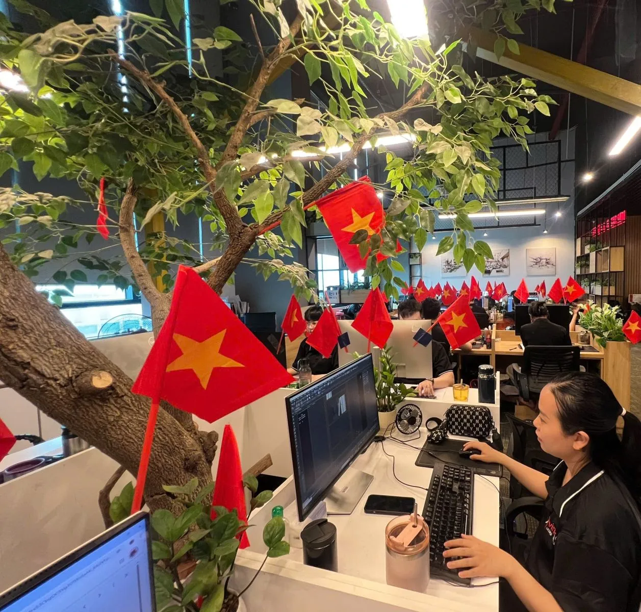 Kỷ niệm giải phóng Miền Nam 30/4 tại Kiến Trúc Vinavic