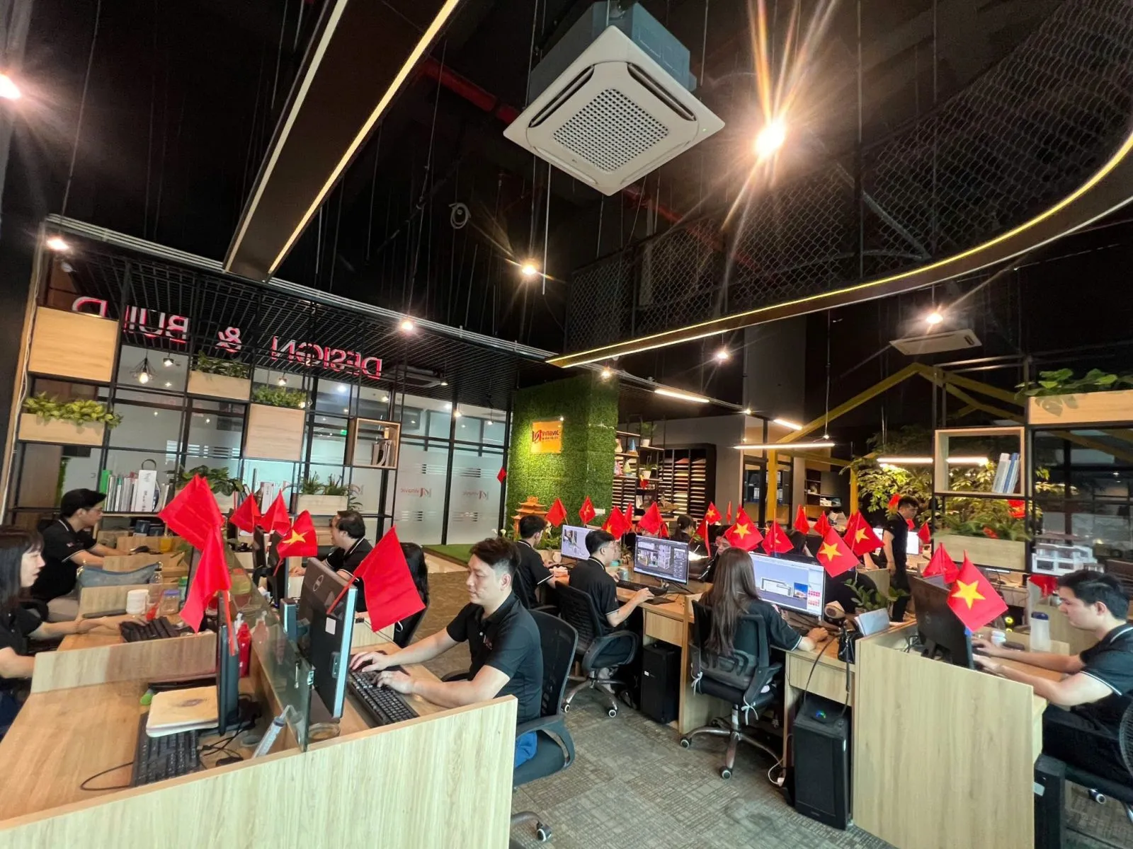 Kỷ niệm giải phóng Miền Nam 30/4 tại Kiến Trúc Vinavic