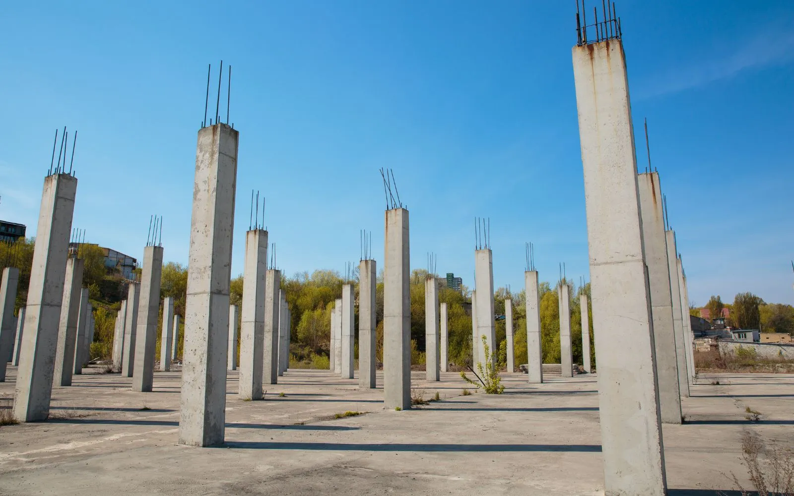 Cột bê tông cốt thép (BTCT) là bộ phận kết cấu chịu lực thẳng đứng