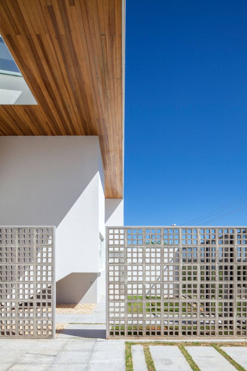 Tường rào gạch thông gió kết hợp hoa văn hình học