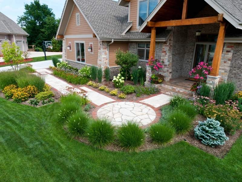 Vườn hoa trước nhà – chạm đến cảm xúc và phong cách sống