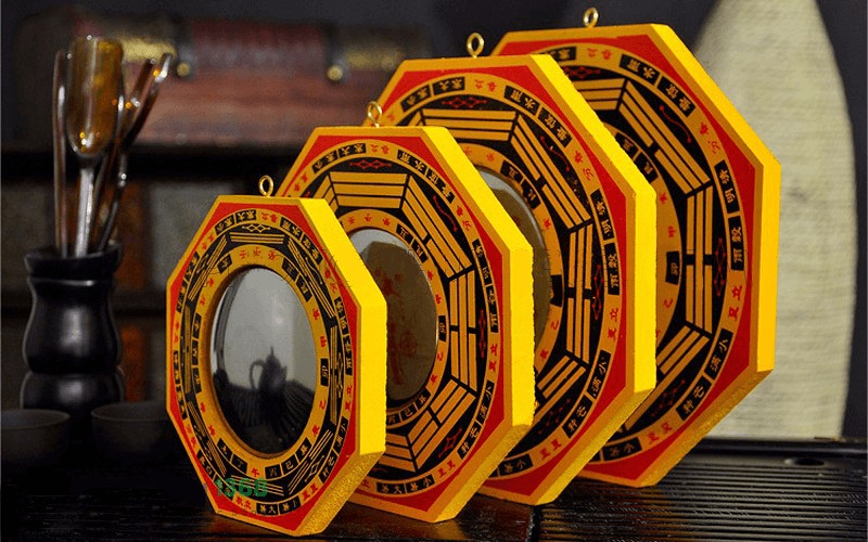 Hóa giải bằng vật phẩm phong thủy (Gương Bát Quái)