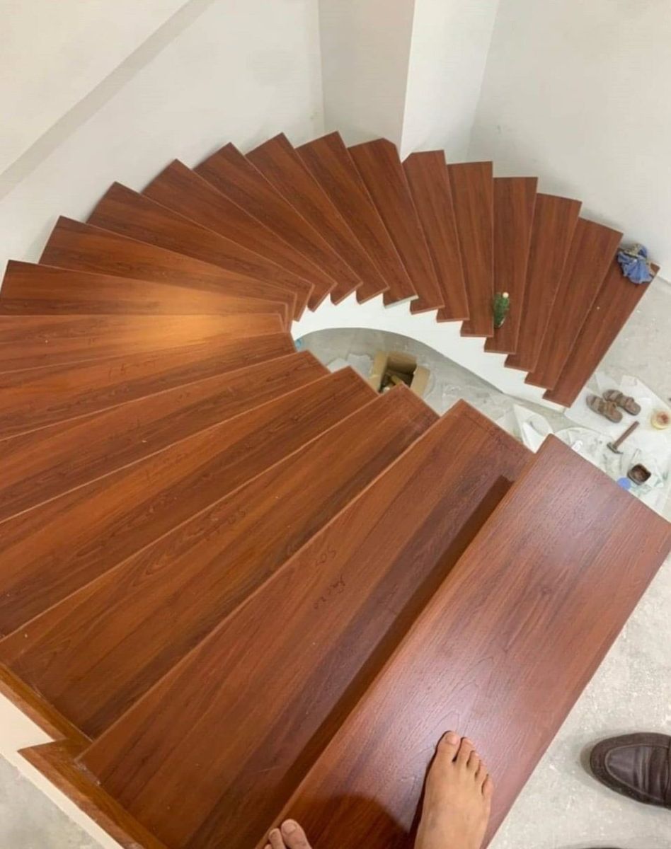 Mặt bậc cầu thang gỗ tự nhiên gỗ gõ đỏ