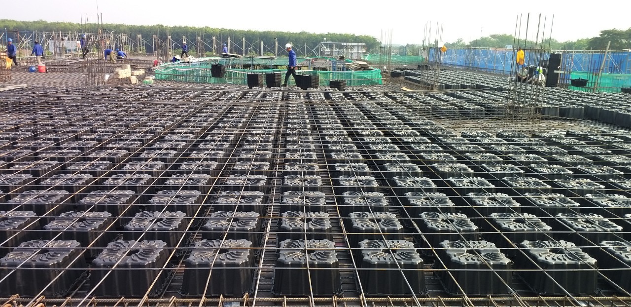 Chất lượng của vật liệu quyết định trực tiếp đến khả năng chịu lực của sàn. 