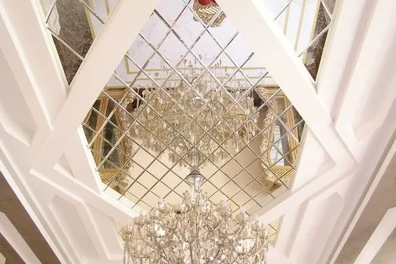 Trần Kính Nghệ Thuật & Trần Gương – Mở Rộng Không Gian Đa Chiều