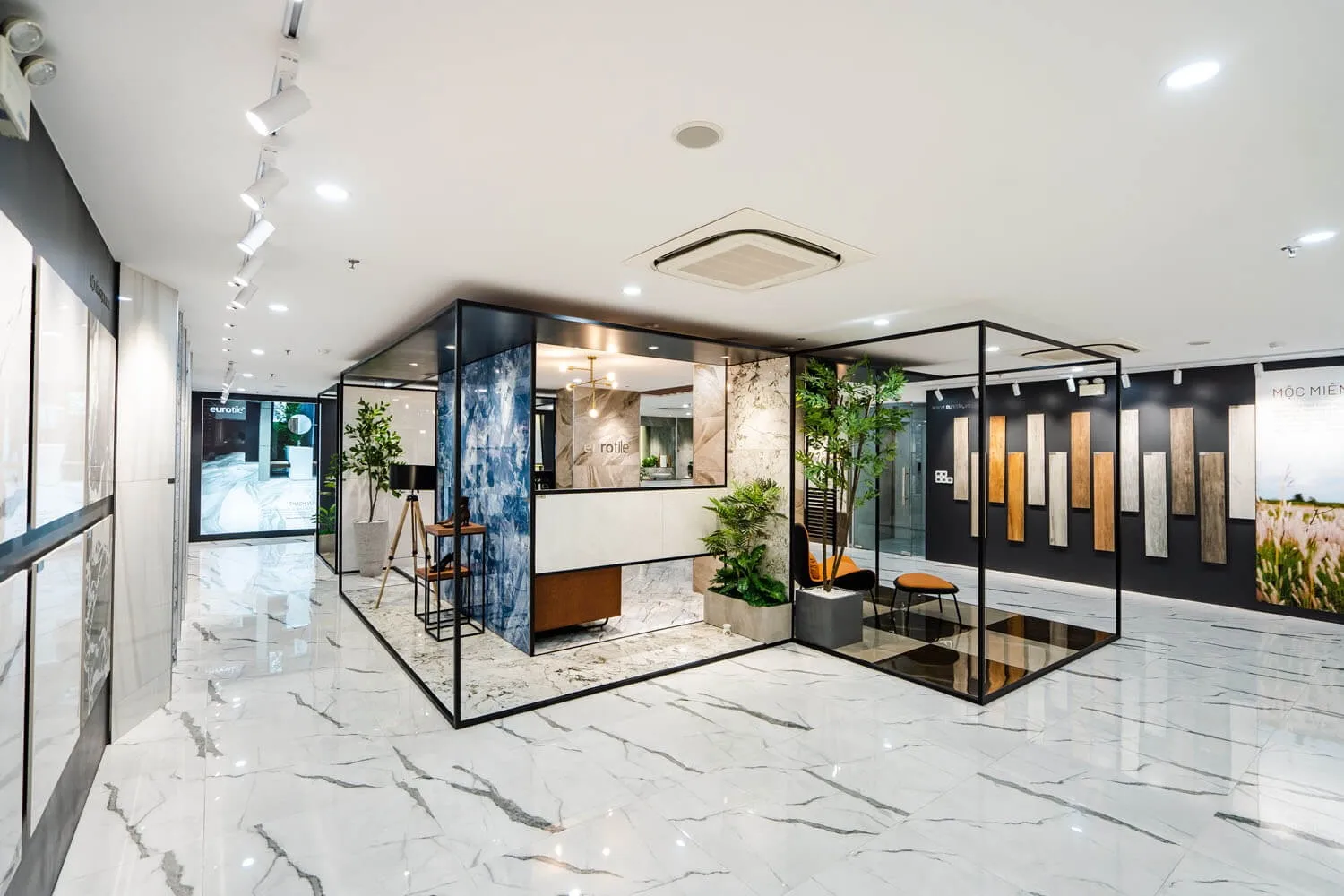 Thiết kế nội thất showroom trưng bày gạch men