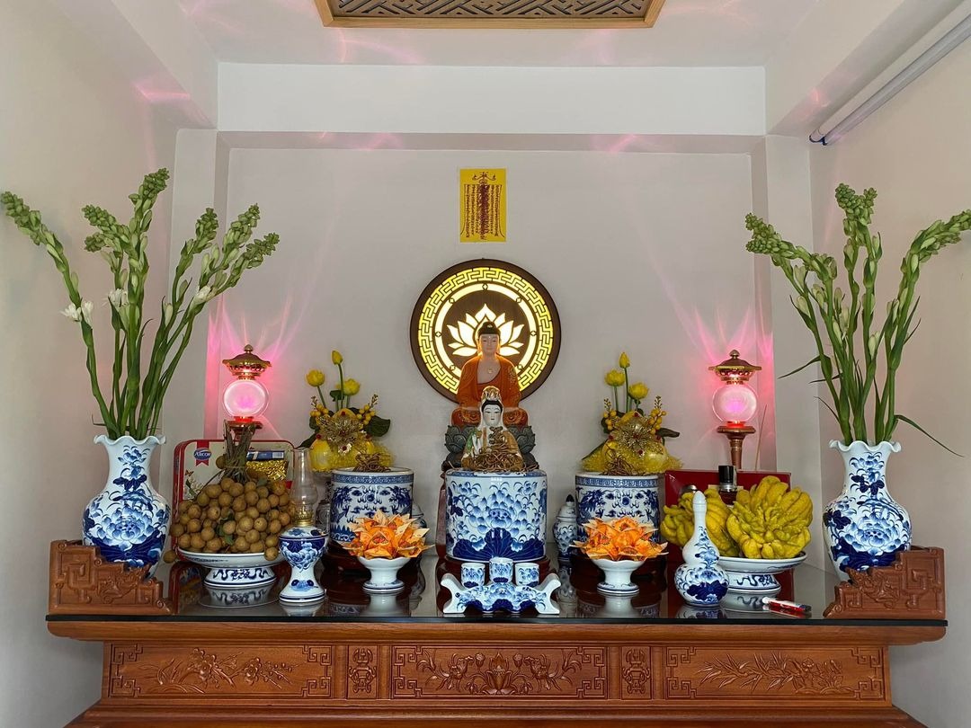 Trang trí bàn thờ ngày Tết đơn giản mà trang trọng