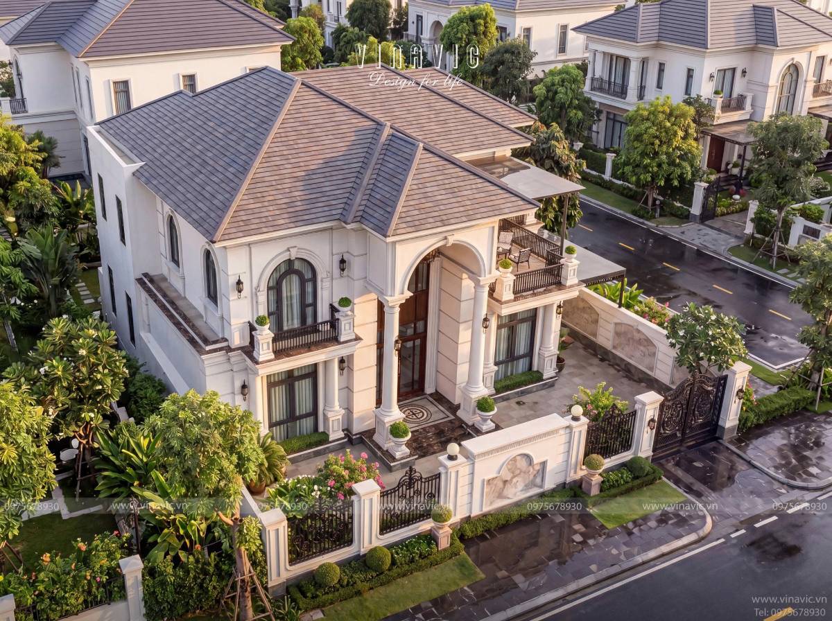 Vòm cuốn bán nguyệt cao tại lối vào chính Tuyen's Villa BT2471