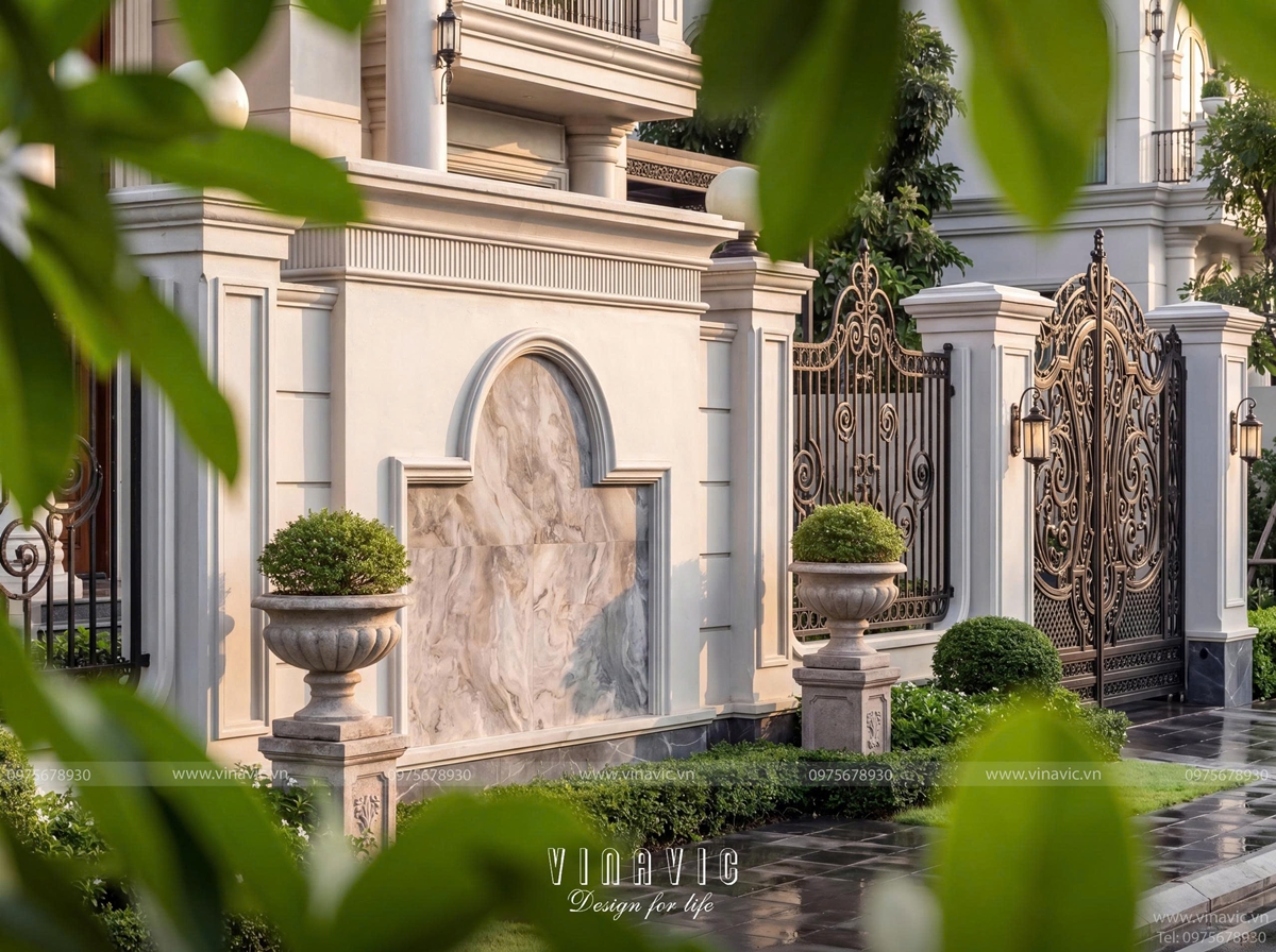 Cổng sắt rèn và hàng rào tân cổ điển sang trọng Tuyen's Villa