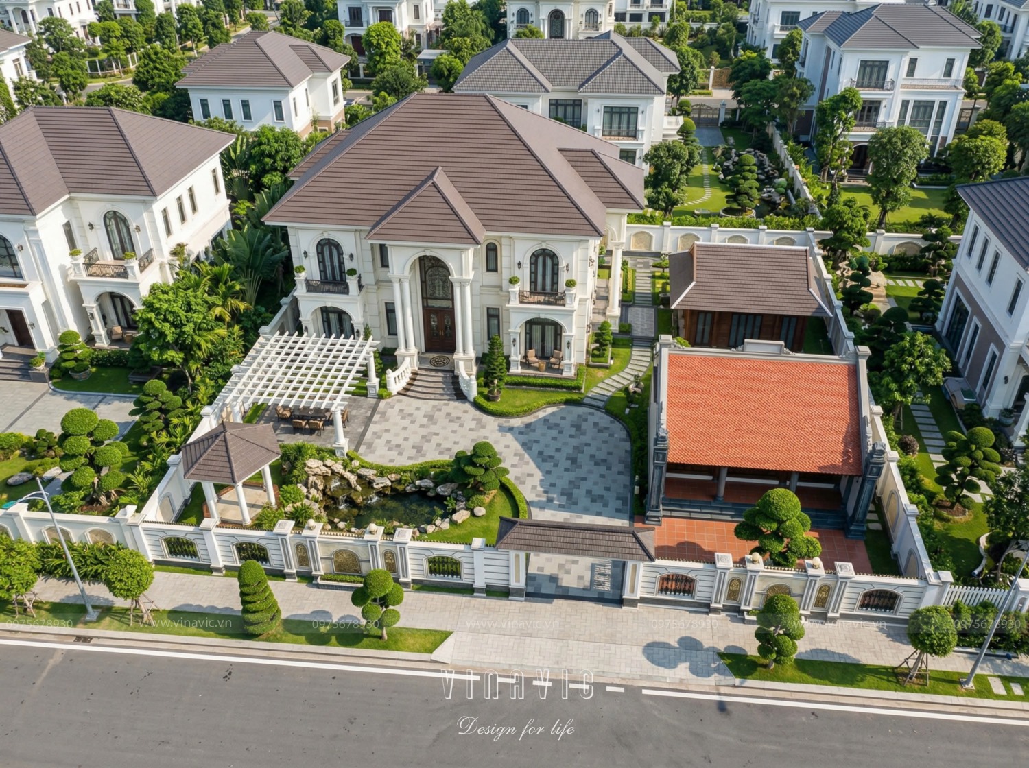 Quy mô toàn cảnh mẫu biệt thự tân cổ điển 2 tầng 