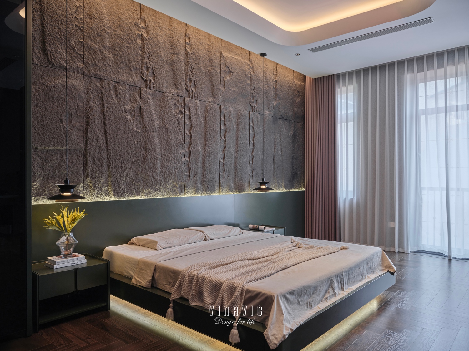 Không gian phòng ngủ tối giản, nơi vật liệu và ánh sáng tạo nên vẻ đẹp sang trọng, trầm lắng