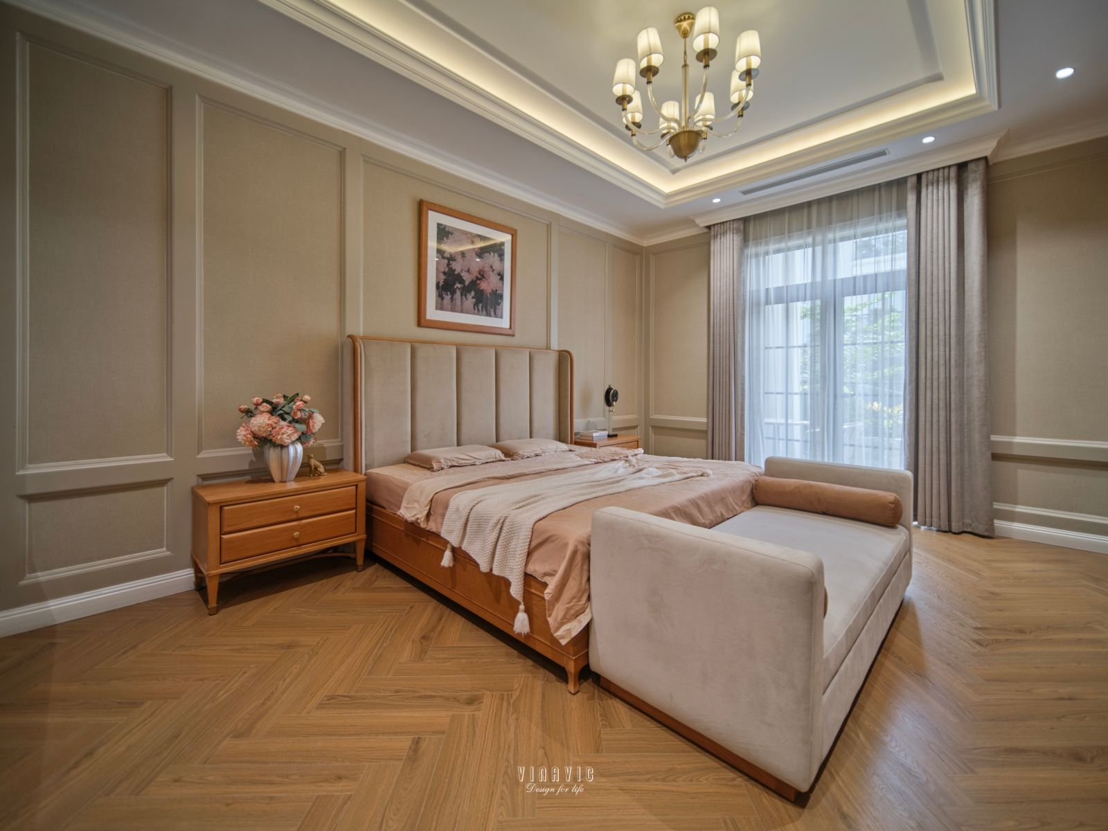 Phòng ngủ bố mẹ tone nâu sang trọng