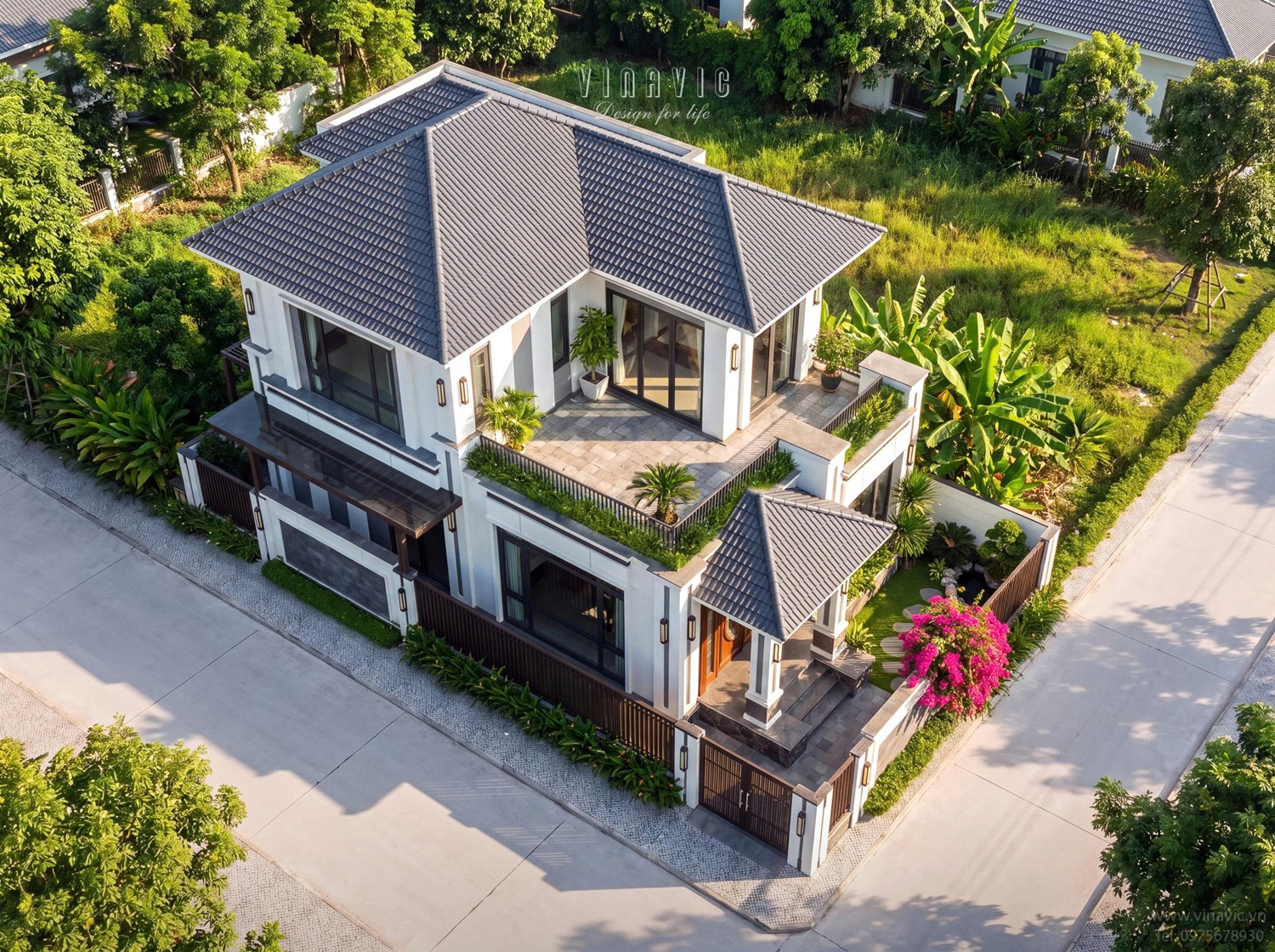 Nhà phố hiện đại 2 tầng với không gian xanh thoáng đãng