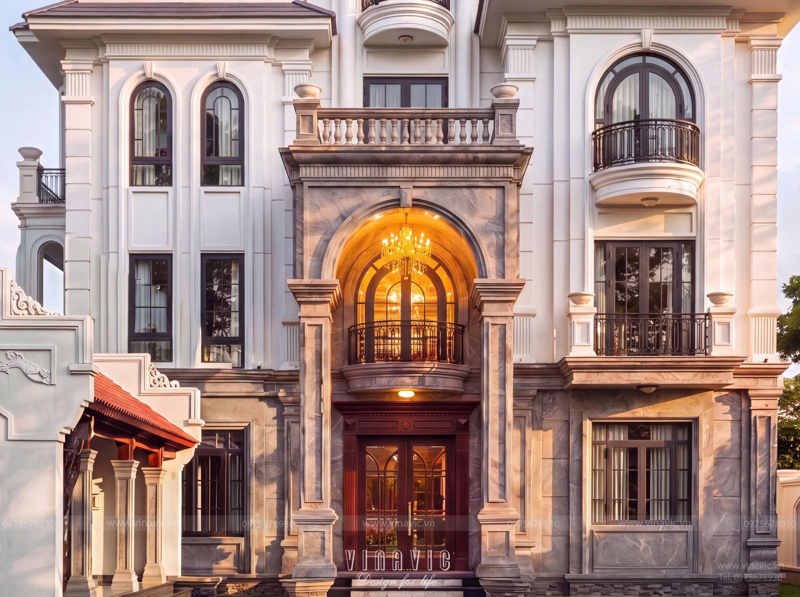 Hệ cửa vòm tạo điểm nhấn cho biệt thự