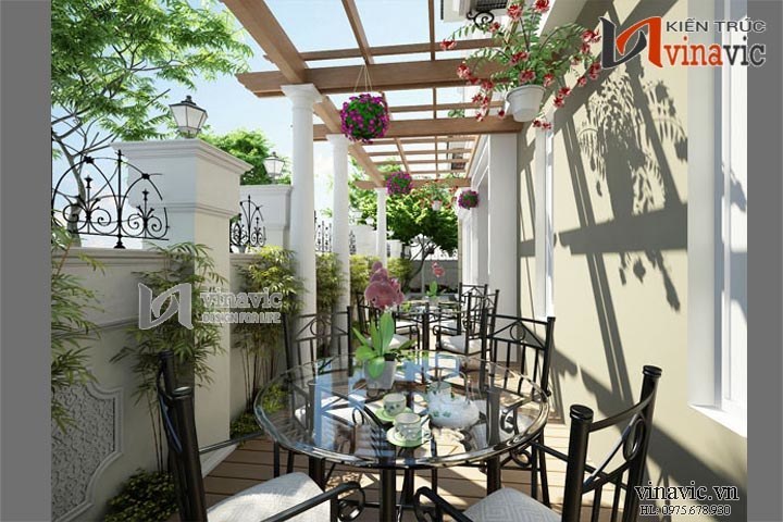 Cận cảnh vườn treo bàn trà sân vườn thiết kế biệt thự cổ điển 3 tầng như cafe phố cổ