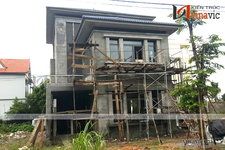 thi-cong-biet-thu-hien-dai-3-tang-TCBT1685 (2)