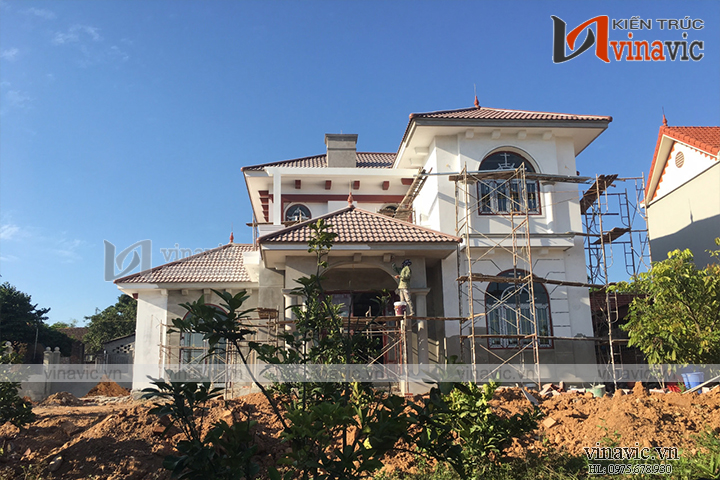 Thi công mẫu biệt thự đẹp 2 tầng 140m2 mái thái 