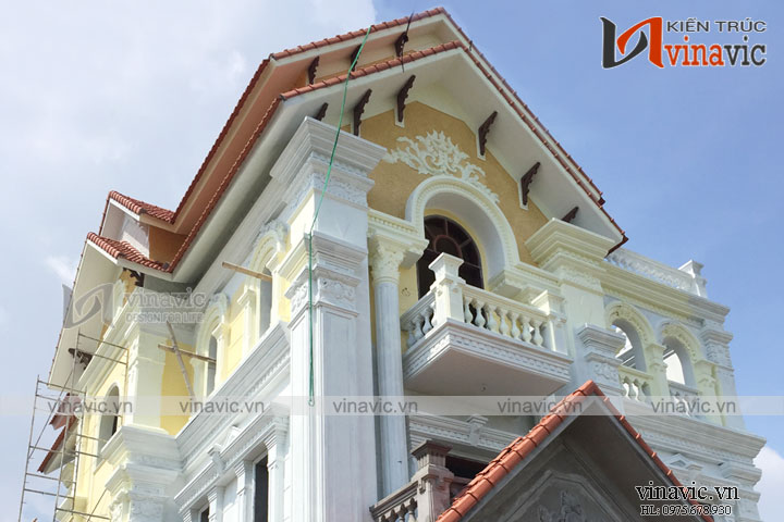 thi-cong-biet-thu-co-dien-3-tang-dang-cap-TCBT1652 (5)