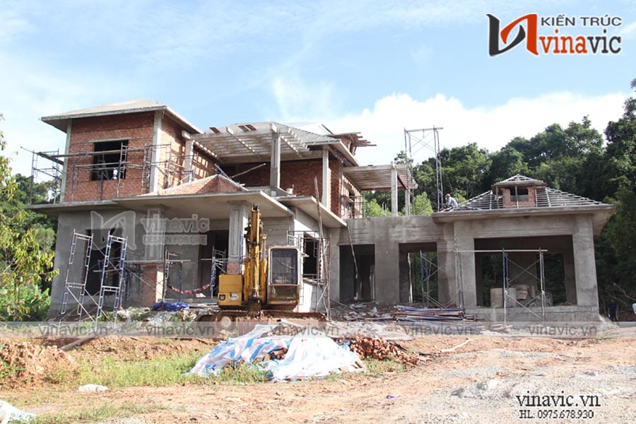 Thi công biệt thự 2 tầng mái thái tuyệt đẹp TCBT1802