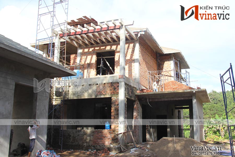 hoan-thien-mau-nha-biet-thu-dep-2-tang-hien-dai-TCbt1802 (4)